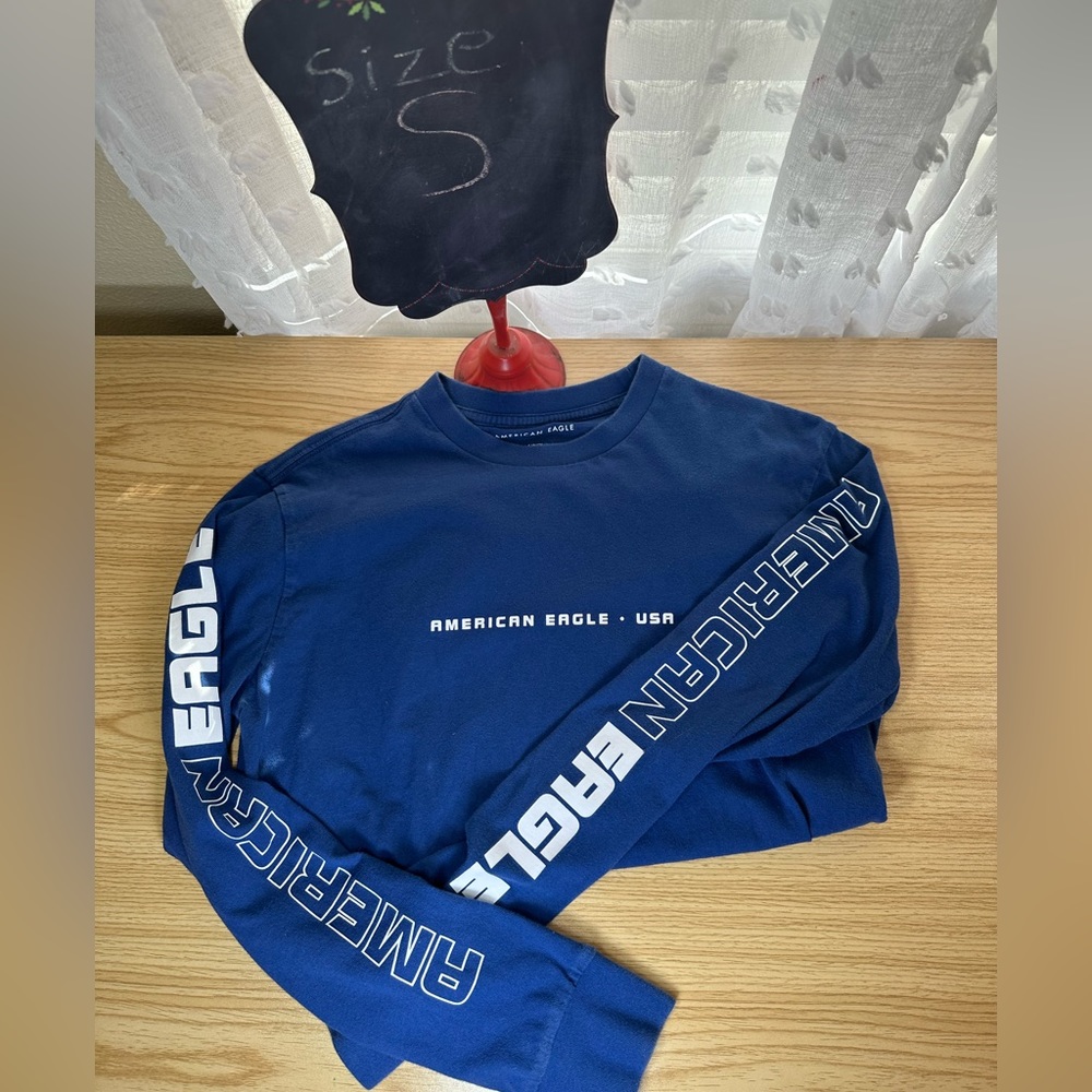 American Eagle Men’s long sleeve size small color royal blue